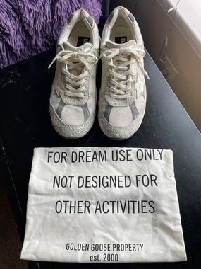 Golden Goose White & Gray Retro-Style Sneakers (crème bag) size 8.5 ‘Dad-Star’